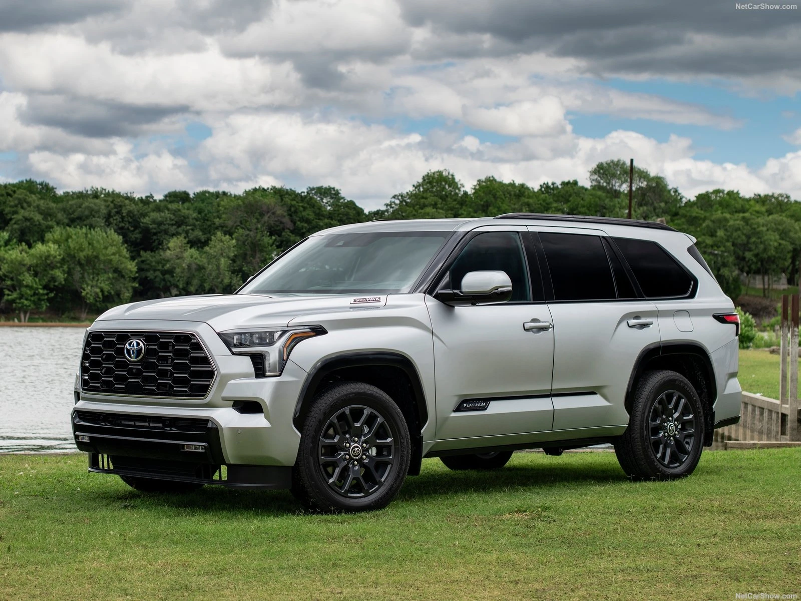 Toyota Sequoia 2023