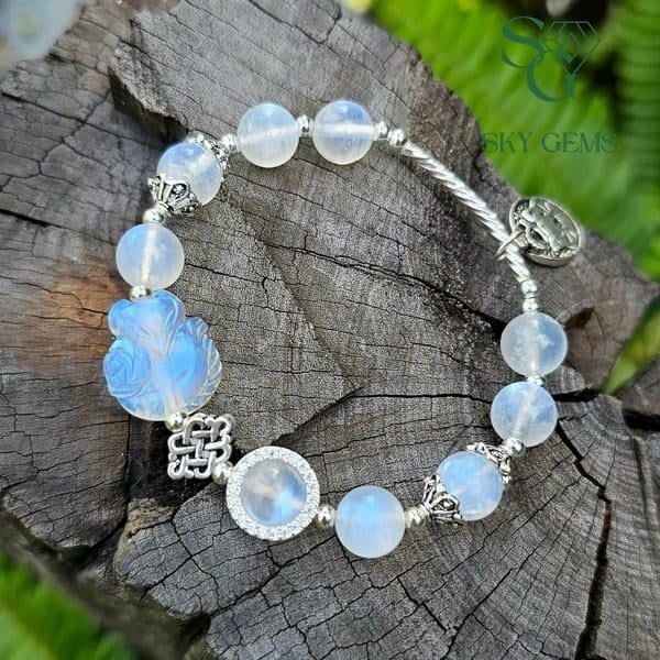 Tác dụng của Đá Mặt Trăng Moonstone chị em không thể BỎ QUA