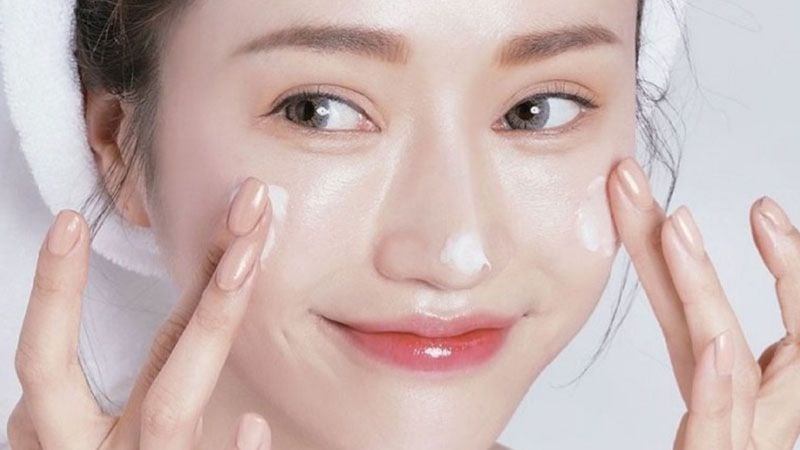 16 công dụng của vaseline trong làm đẹp và lưu ý khi sử dụng