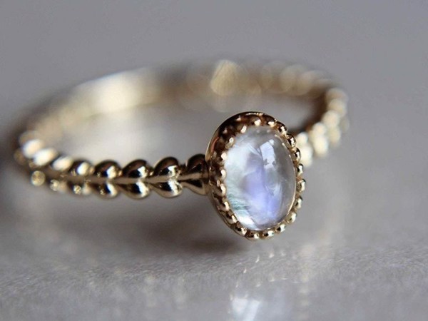 Giá đá mặt trăng Moonstone? Trang sức. Phong thuỷ. Mua ở đâu