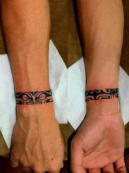 Gợi ý 88+ mẫu hình xăm vòng tay nghệ thuật và thời trang - Genztattoo