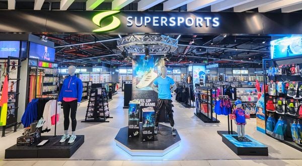 Quần áo adidas nam: Mẹo phân biệt thật giả chính xác nhất