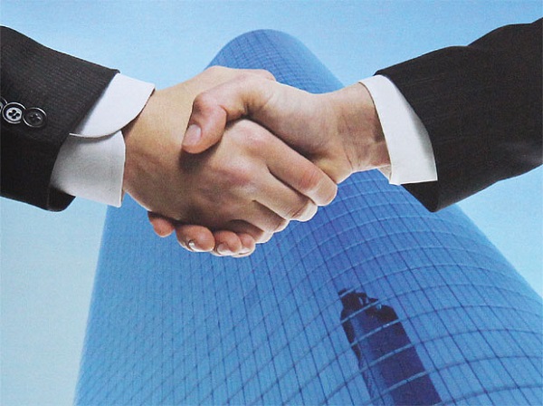 Hướng dẫn bắt tay trong giao tiếp đúng cách bạn nên biết