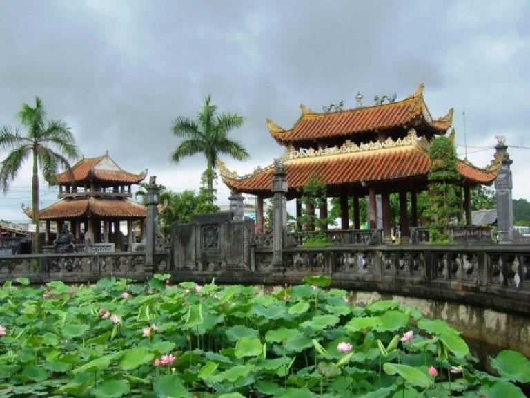 Review phủ Tây Hồ Hà Nội có gì: Lịch sử, Kiến trúc, Cách hành lễ