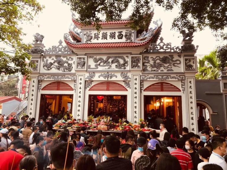 Review phủ Tây Hồ Hà Nội có gì: Lịch sử, Kiến trúc, Cách hành lễ
