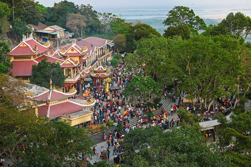 Hệ thống các chùa trên núi Bà Đen, Tây Ninh có quy mô như thế nào?