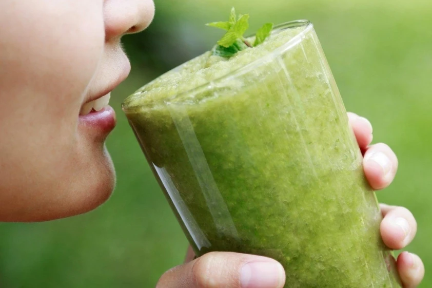 Bột cần tây: Tác dụng, tác hại và cách uống khoa học