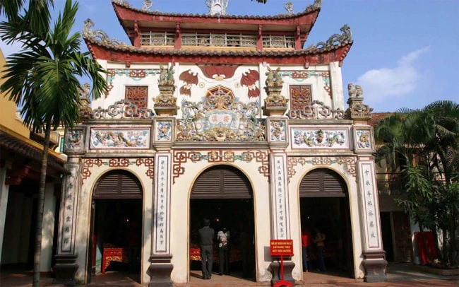 Văn khấn phủ Tây Hồ và những điều cần biết