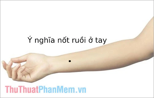 Nốt ruồi tại cổ tay: Bí mật ẩn sau vẻ đẹp! Tốt hay không?