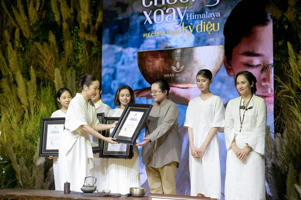 Chuông Xoay Tây Tạng ( Singing Bowl ) Là Gì? Ý Nghĩa Âm Thanh Kỳ Diệu