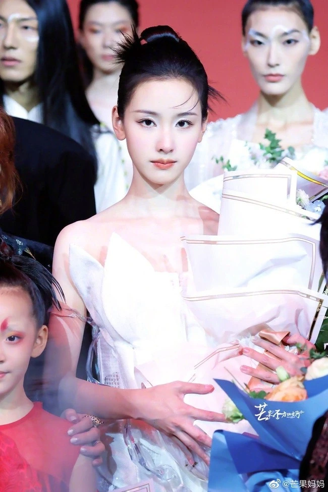 Vẻ đẹp mong manh của mỹ nhân thay thế Triệu Lệ Dĩnh trong