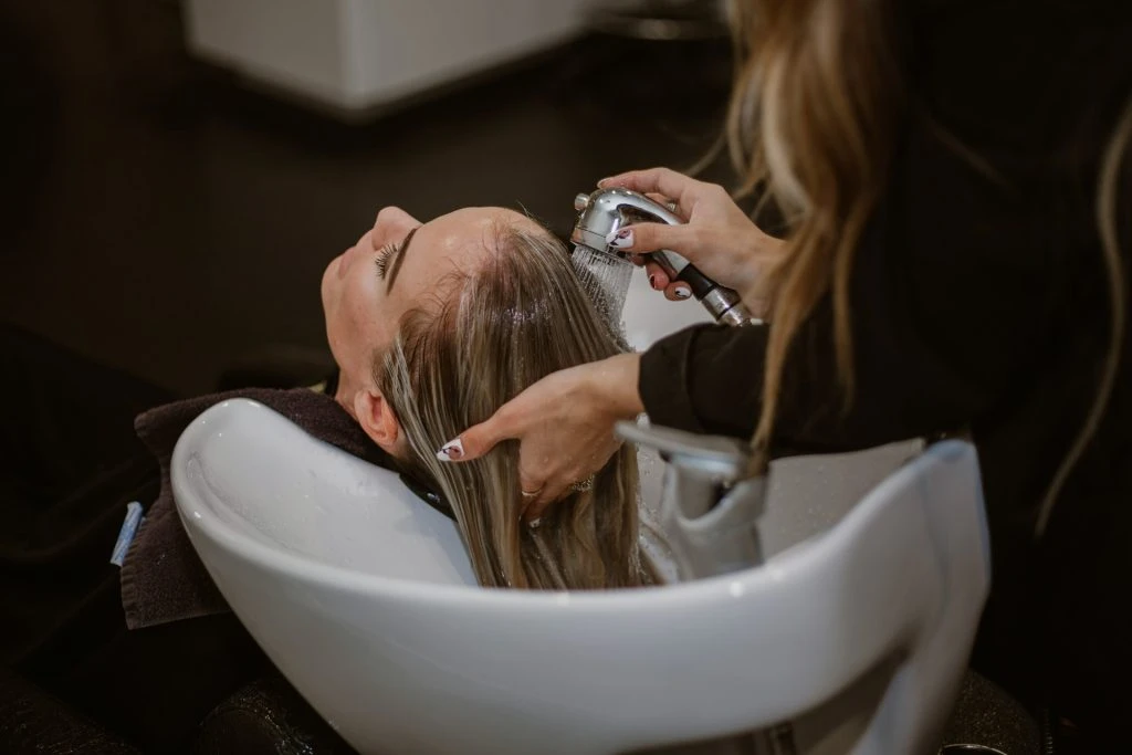 Lợi ích của dầu gội tím cho tóc tẩy nhuộm