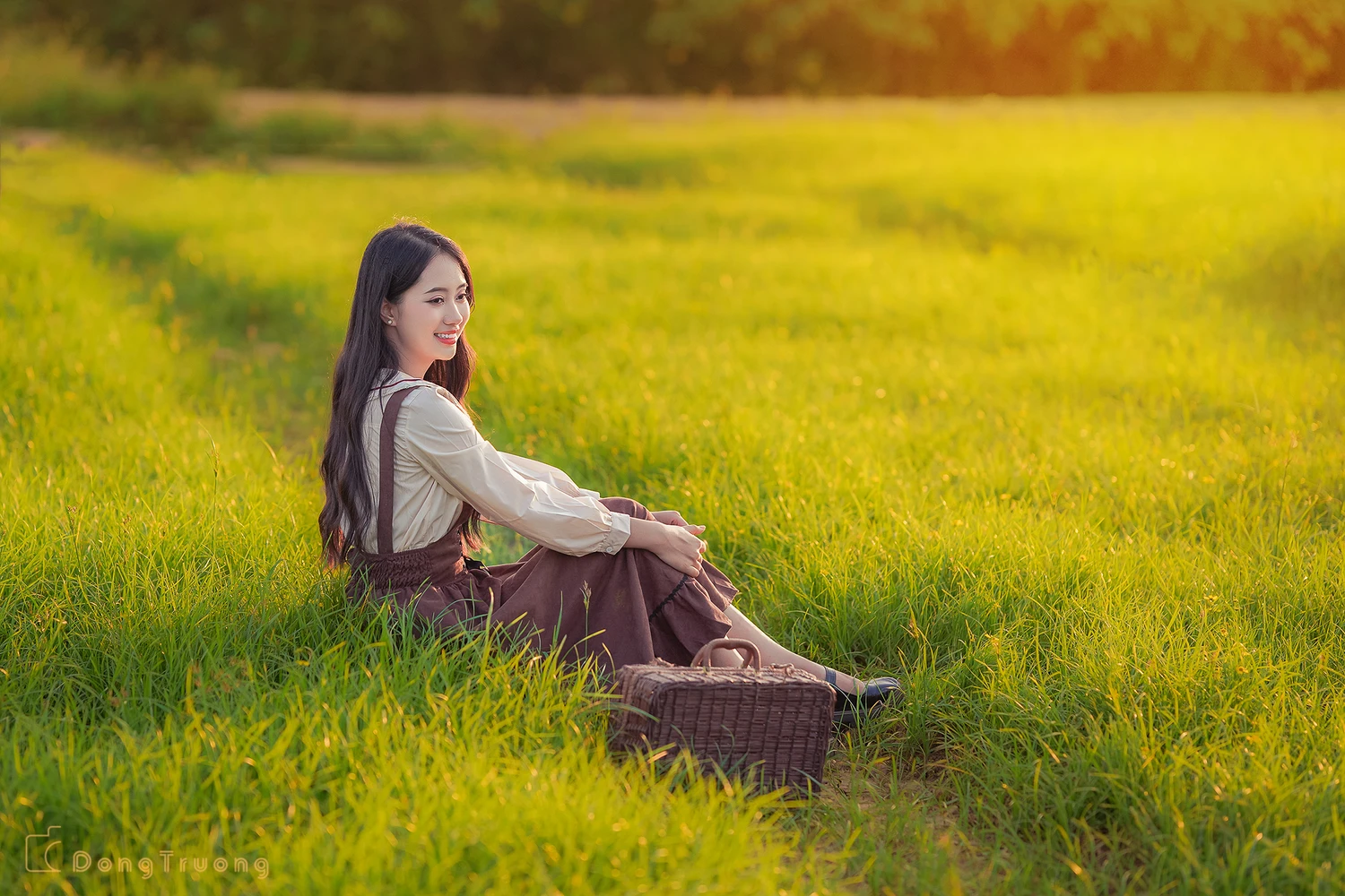 Phim trường Thảo nguyên hoa Long Biên - thiên đường check in sống ảo