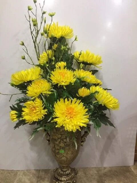 5 Lưu Ý Khi Cắm Hoa Cúc Bàn Thờ