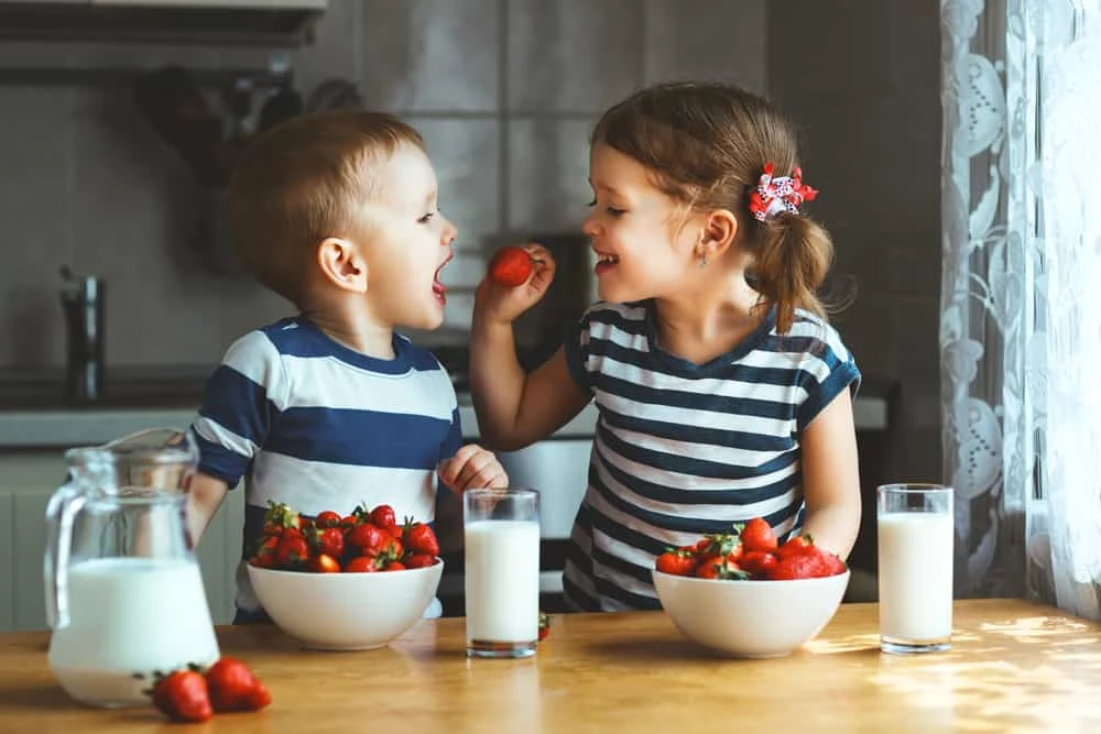 Cách làm siro dâu tây đơn giản và ngon miệng