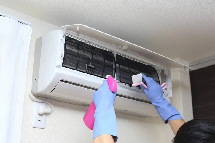 Hướng dẫn vệ sinh điều hòa đơn giản và tiết kiệm nhất tại nhà