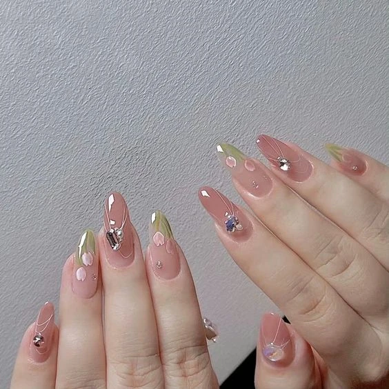 Tổng Hợp 20 Mẫu Nail Nhọn Đẹp Sành Điệu Cho Các Nàng