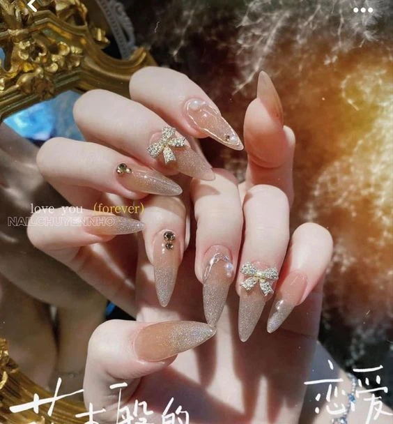 Tổng Hợp 20 Mẫu Nail Nhọn Đẹp Sành Điệu Cho Các Nàng