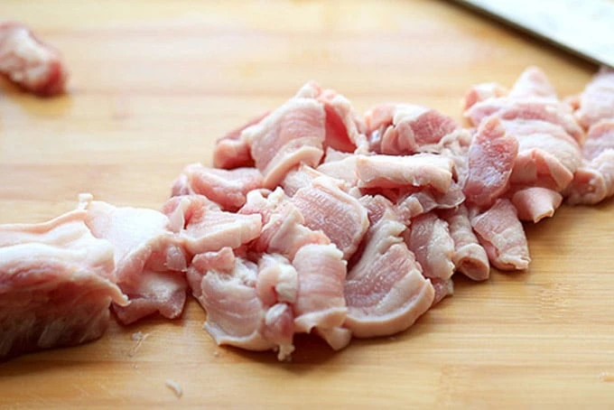Hương vị thơm ngon của món thịt lợn xào hành tây
