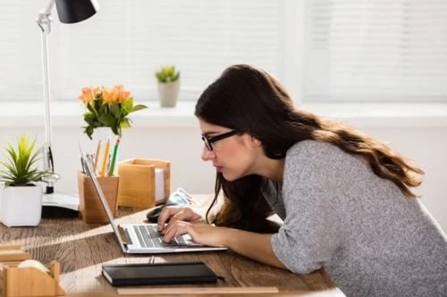 Giải mã nguyên nhân tay bị đau nhức trong xương