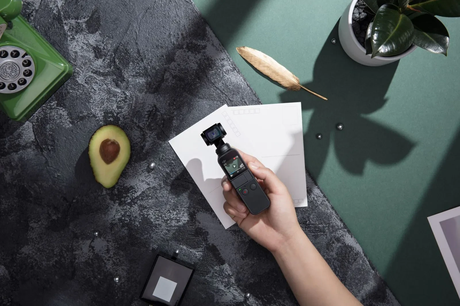 Máy Quay Phim Cầm Tay Chống Rung DJI Osmo Pocket