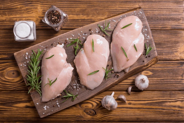 Bị run tay chân nên ăn gì? 4 bí quyết ăn uống bạn cần ghi nhớ