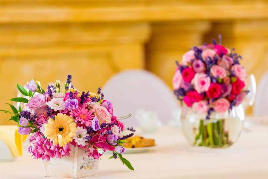 Top 4 Cách Cắm Hoa Để Bàn Đẹp Lung Linh, Phù Hợp Mọi Không Gian