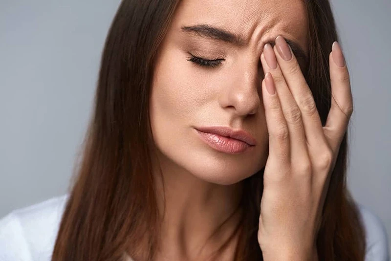 Hiện tượng thịt giật tay trái và ý nghĩa tâm linh