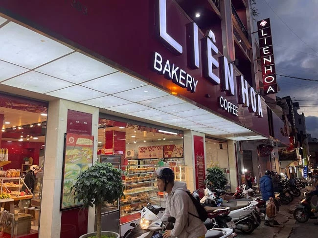 Review quán Bánh Mì Liên Hoa: Brand từng gây bão một thời