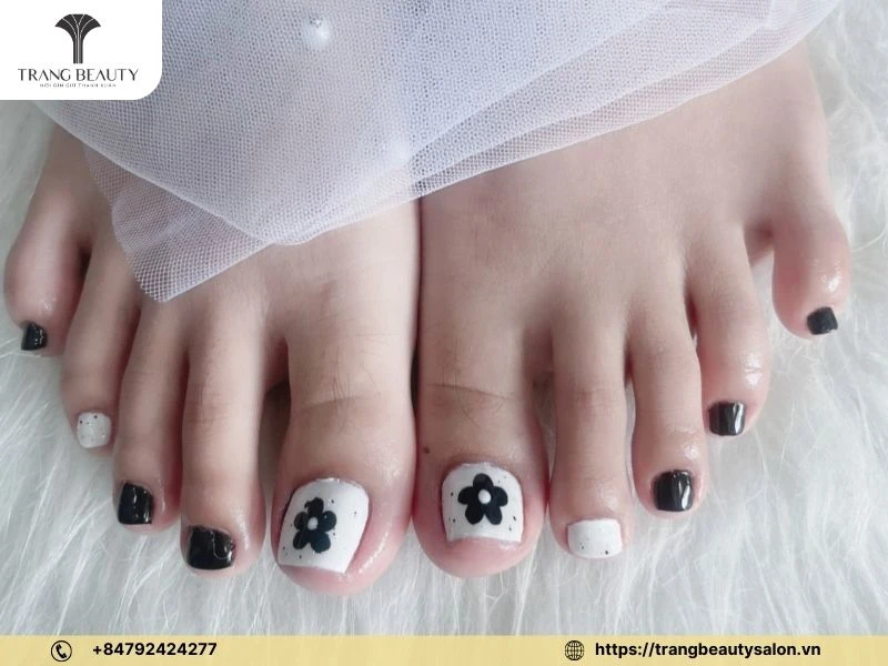 Top 99+ mẫu nail hoa đẹp nhỏ nhắn, cực trendy các nàng nên thử