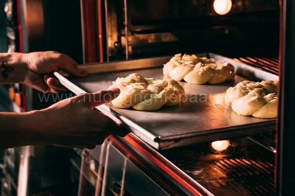 Cách làm bánh mì hoa cúc kiểu Pháp thơm ngon, đơn giản tại nhà