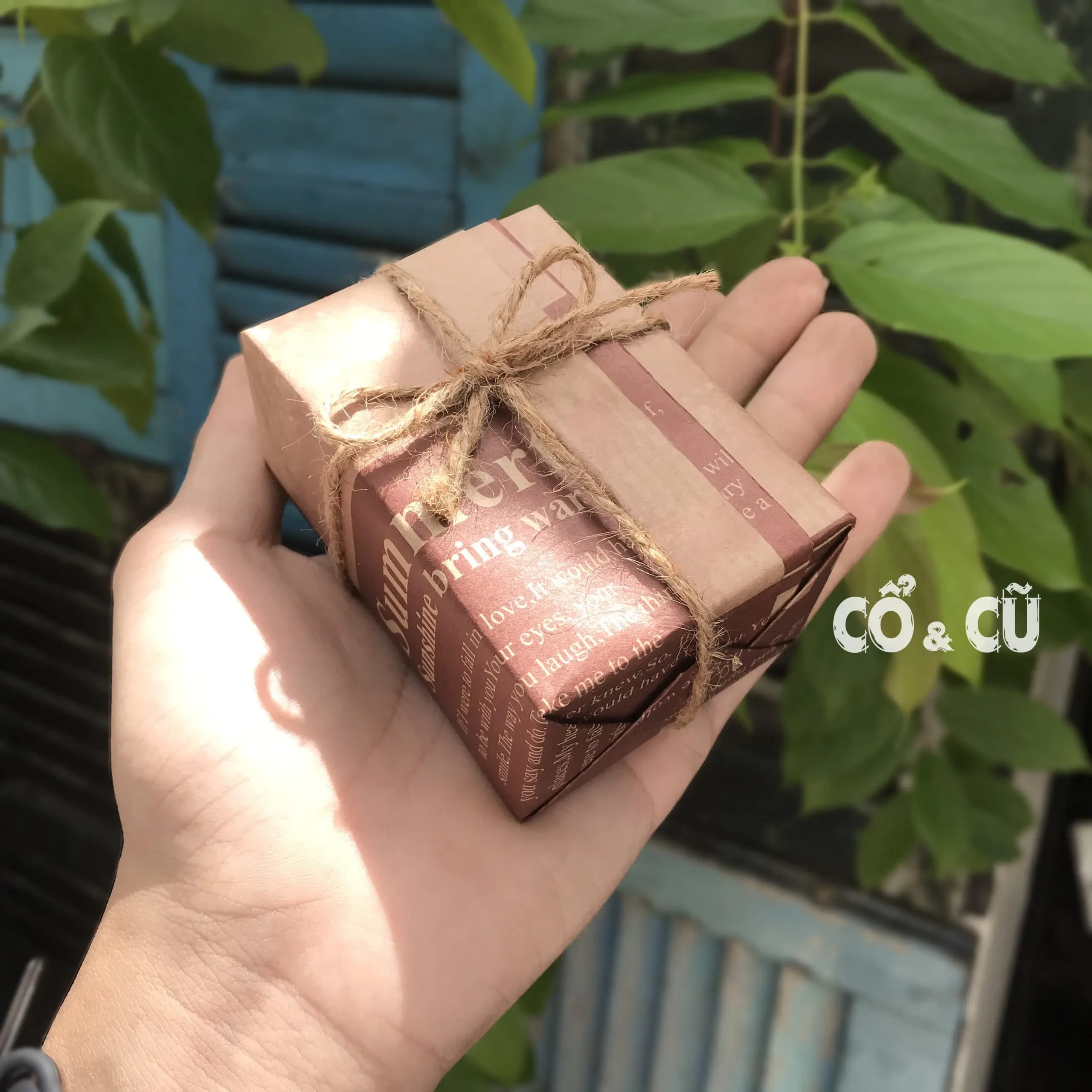 Giấy báo vintage gói quà, gói hoa, trang trí làm handmade