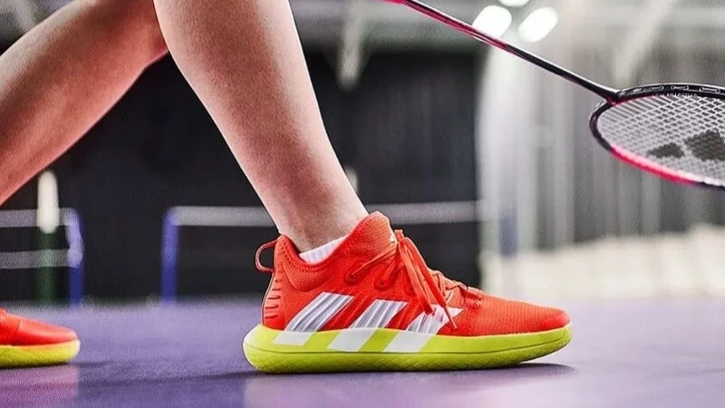 Khám Phá Những Mẫu Giày Cầu Lông Adidas Phù Hợp Cho Mọi Tay Vợt